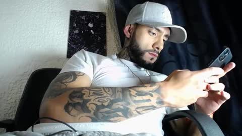 Snapshot of dante_d_angelo_ chatting on October 13, 4:56 am dante_d_angelo_ online show from October 13, 4:56 am