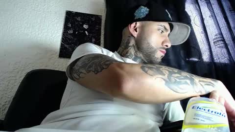 Snapshot of dante_d_angelo_ chatting on October 19, 7:25 pm dante_d_angelo_ online show from October 19, 7:25 pm