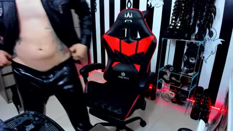 Snapshot of dante_infernos chatting on January 20, 12:18 pm Dante online show from January 20, 12:18 pm