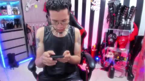 Snapshot of dante_infernos chatting on October 6, 1:30 pm Dante online show from October 6, 1:30 pm