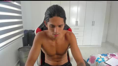 X Dante7373574 online show from December 16, 6:46 pm