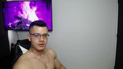 Snapshot of danteread chatting on February 3, 9:18 pm danteread online show from February 3, 9:18 pm