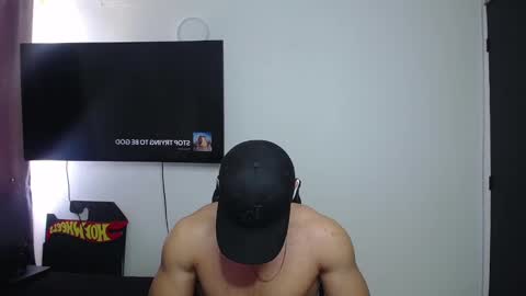 Snapshot of danteread chatting on February 7, 7:27 pm danteread online show from February 7, 7:27 pm