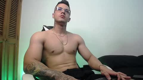 Snapshot of danteread chatting on February 17, 7:10 pm danteread online show from February 17, 7:10 pm