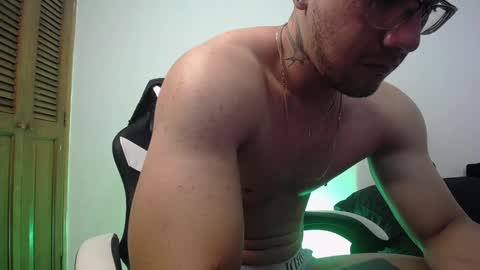 Snapshot of danteread chatting on February 24, 6:04 pm danteread online show from February 24, 6:04 pm