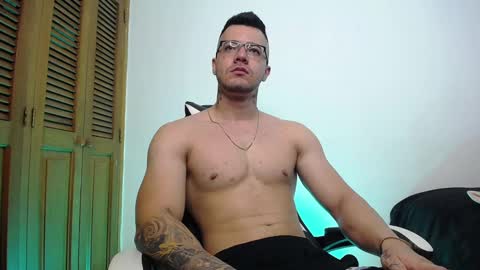 Snapshot of danteread chatting on March 9, 12:42 am danteread online show from March 9, 12:42 am