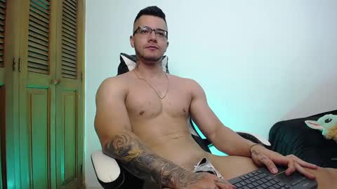 Snapshot of danteread chatting on March 9, 3:43 am danteread online show from March 9, 3:43 am