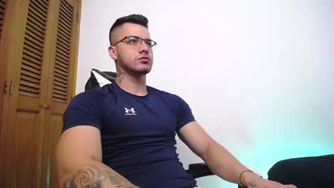 Snapshot of danteread chatting on March 11, 1:05 am danteread online show from March 11, 1:05 am