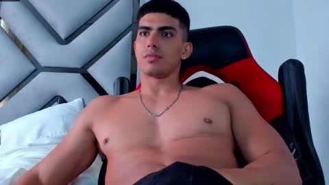 Snapshot of danterouxx chatting on October 1, 8:48 pm Dante online show from October 1, 8:48 pm