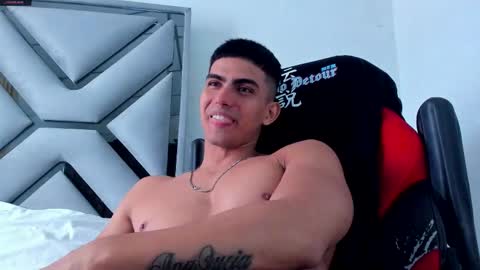 Snapshot of danterouxx chatting on December 1, 6:57 pm Dante online show from December 1, 6:57 pm