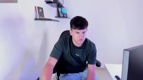 dantestone1 online show from November 15, 7:10 pm