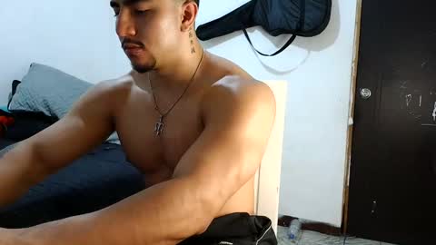 Snapshot of dantevicius chatting on November 15, 9:50 am Dante Vicius online show from November 15, 9:50 am