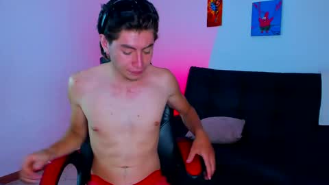 dantewhite1 online show from April 28, 2:27 am