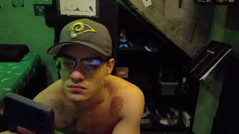 Snapshot of dany_kyng chatting on July 7, 8:46 pm dany_kyng online show from July 7, 8:46 pm