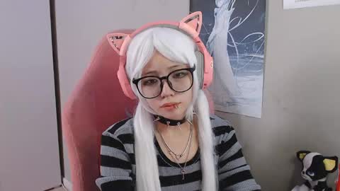 danyelleeyermann online show from April 27, 1:09 pm