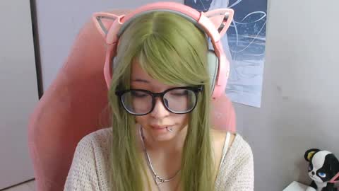 danyelleeyermann online show from May 11, 2:45 pm