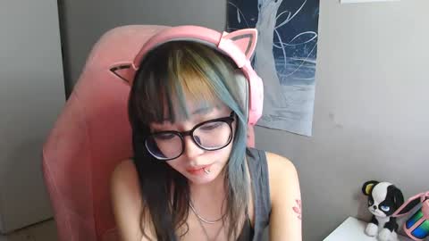 danyelleeyermann online show from May 13, 1:08 pm