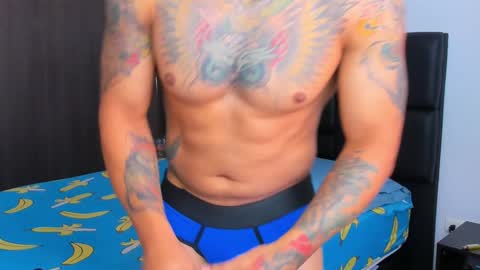 Snapshot of danyfitguy_ chatting on December 5, 1:38 pm danyfitguy_ online show from December 5, 1:38 pm