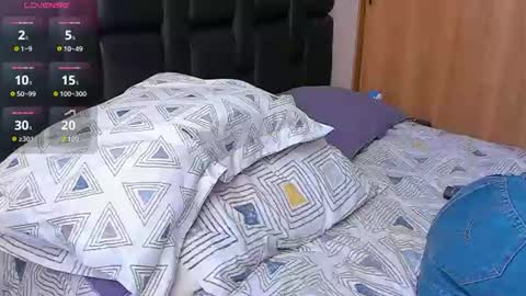 danyfitguy_ online show from July 21, 8:00 pm