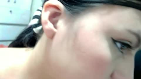 daphne877046 online show from June 12, 1:15 am