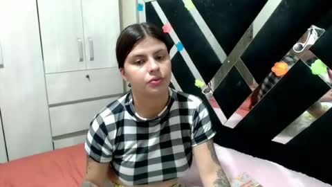 daphne877046 online show from June 14, 1:36 am