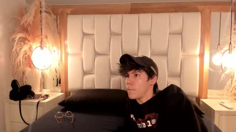 daphne_and_roger online show from September 20, 11:33 am