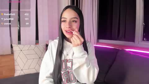 daphne_chers online show from February 13, 10:33 am