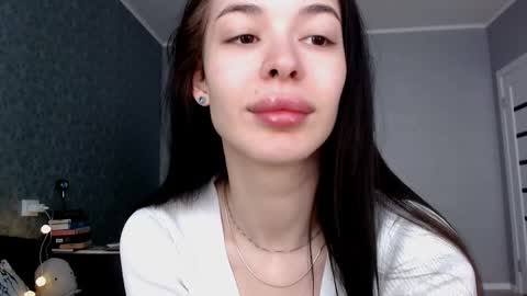 Daphne Darkthorn online show from January 9, 10:40 am