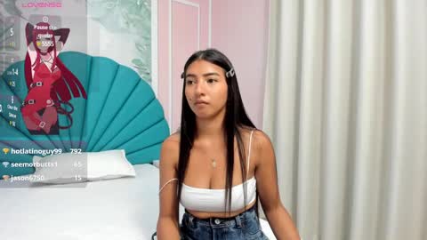 Snapshot of daphne_fox_ chatting on February 27, 2:10 am Daphne  online show from February 27, 2:10 am