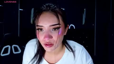 daphne_nicole_b online show from July 3, 1:06 pm