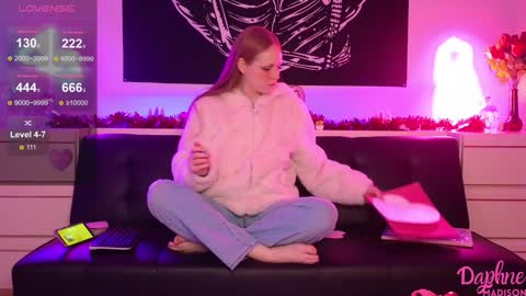 Snapshot of daphnemadison chatting on February 5, 2:40 am Daphne Madison online show from February 5, 2:40 am