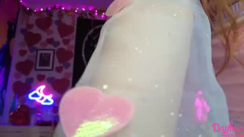 Snapshot of daphnemadison chatting on February 14, 8:59 pm Daphne Madison online show from February 14, 8:59 pm