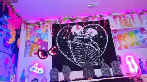 Snapshot of daphnemadison chatting on October 3, 6:05 pm Daphne Madison online show from October 3, 6:05 pm