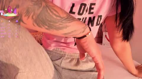 Snapshot of dapnne_ chatting on November 5, 1:33 pm Daphne online show from November 5, 1:33 pm