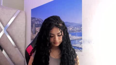 dara_fox7 online show from March 8, 8:01 pm