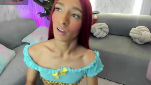 Snapshot of dara_petite_ chatting on October 10, 11:09 am online show from October 10, 11:09 am