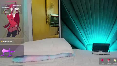 Snapshot of dara_petite_ chatting on October 19, 11:22 am online show from October 19, 11:22 am