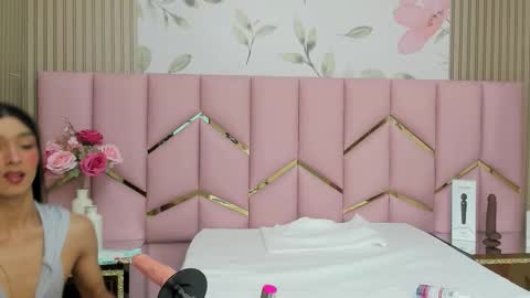 Snapshot of dara_petite_ chatting on October 30, 1:18 am online show from October 30, 1:18 am