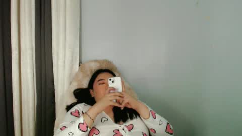 Snapshot of darcy_world chatting on January 4, 9:20 pm DARCY online show from January 4, 9:20 pm