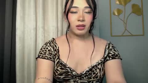 Snapshot of darcy_world chatting on January 27, 1:48 am DARCY online show from January 27, 1:48 am