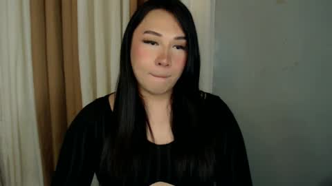 Snapshot of darcy_world chatting on February 6, 4:31 am DARCY online show from February 6, 4:31 am