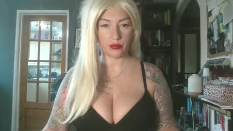 Darcy online show from January 10, 9:33 am