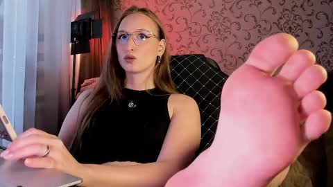 Snapshot of darcysiren chatting on May 13, 10:01 am Darcy Siren online show from May 13, 10:01 am