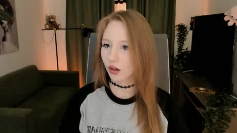 Snapshot of dariatate chatting on May 19, 12:22 pm Daria Tate online show from May 19, 12:22 pm