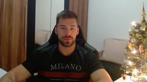 darius_94 online show from January 9, 4:48 am