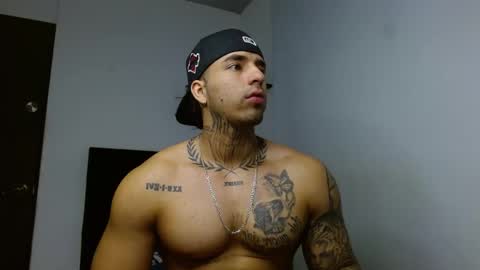 Darius Phoenix  online show from December 19, 7:10 pm