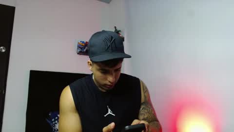 Darius Phoenix  online show from February 13, 8:05 pm