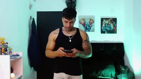 Darius Phoenix  online show from April 29, 6:47 pm