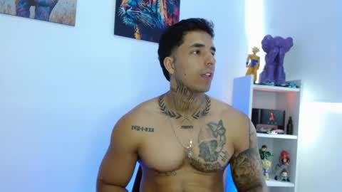 Darius Phoenix  online show from May 29, 7:45 pm