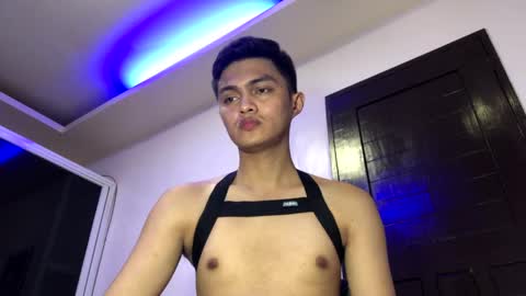 Snapshot of dark_angel69x chatting on December 21, 8:50 am Guile online show from December 21, 8:50 am